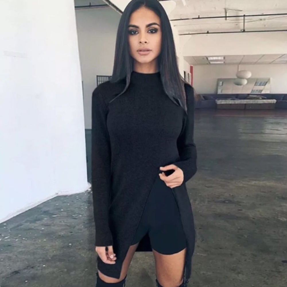 Ribbed high slit turtleneck